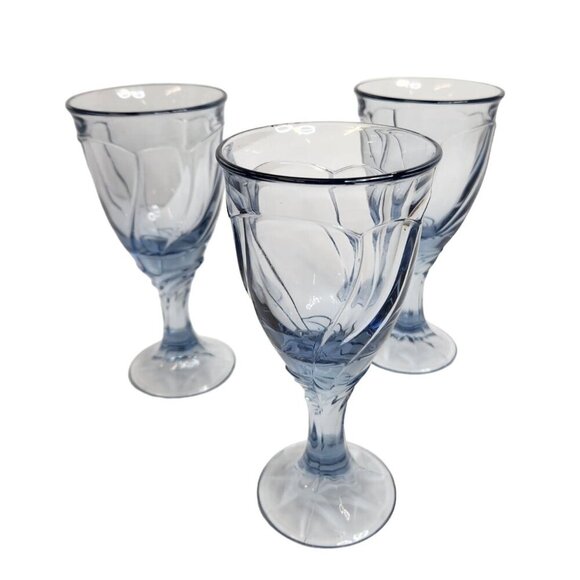 Noritake Sweet Swirl Light Blue Wine Glass 7.5" Goblet, Vintage 8 oz Stemware, G - Picture 1 of 10